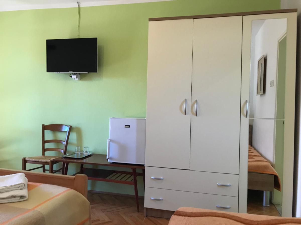 Summer Rooms Baska Exterior photo